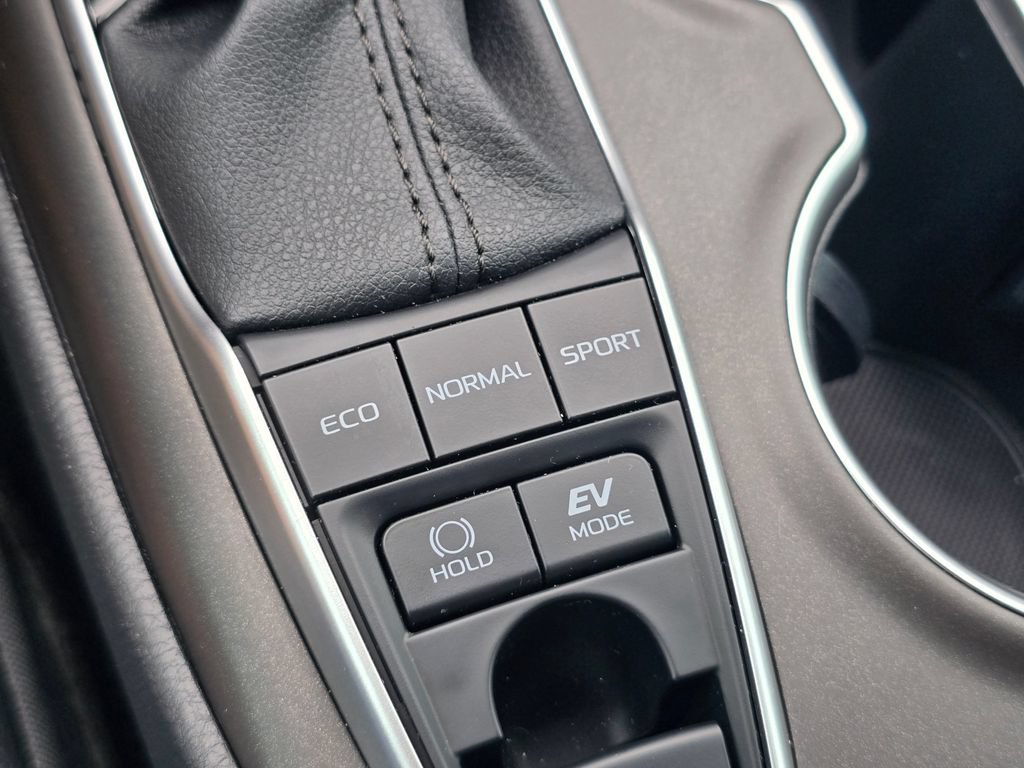 Certified 2023 Toyota Camry XLE FWD image 8