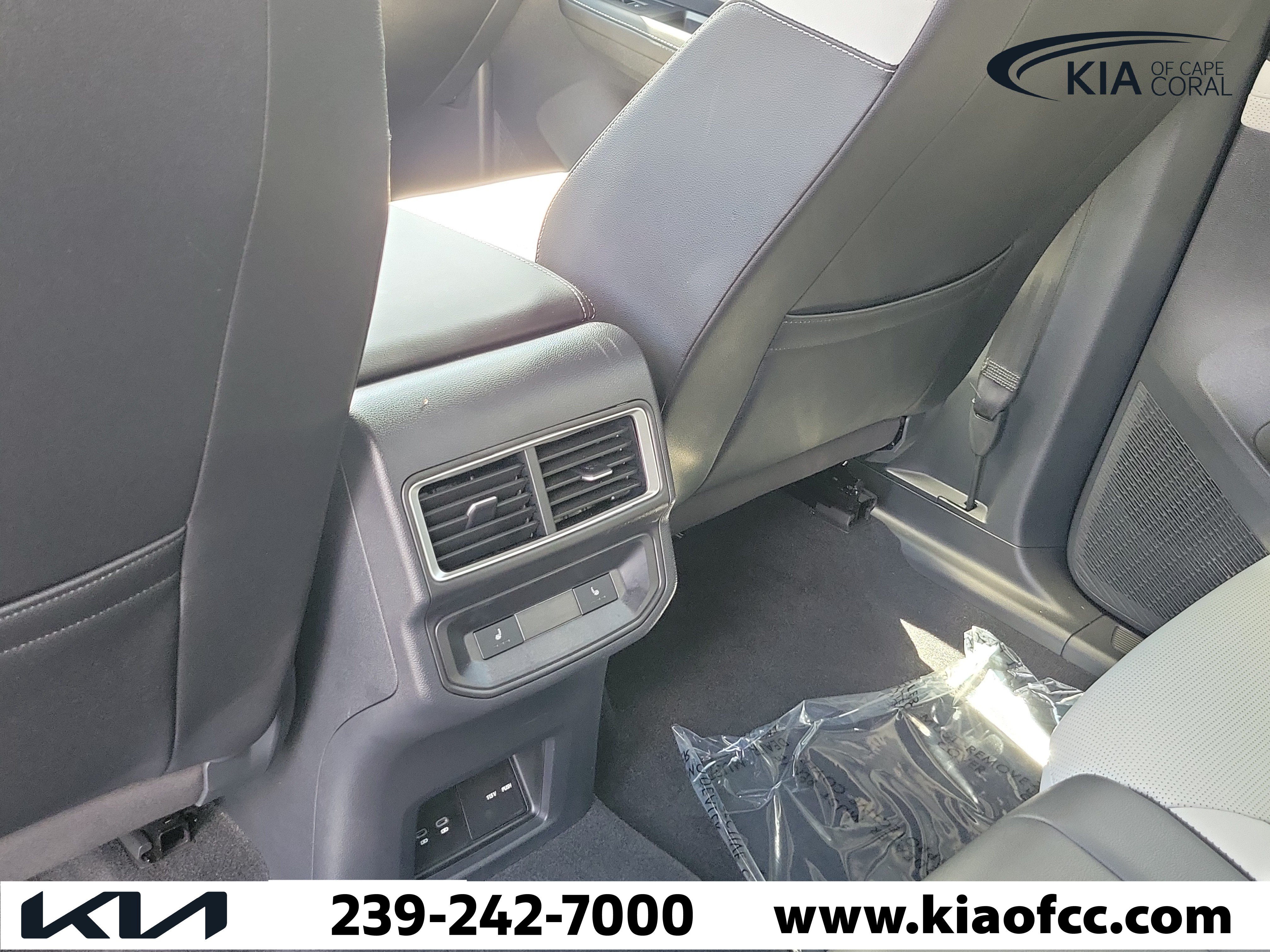 Used 2025 Volkswagen Atlas Cross Sport SEL Premium R-Line AWD/4WD image 14