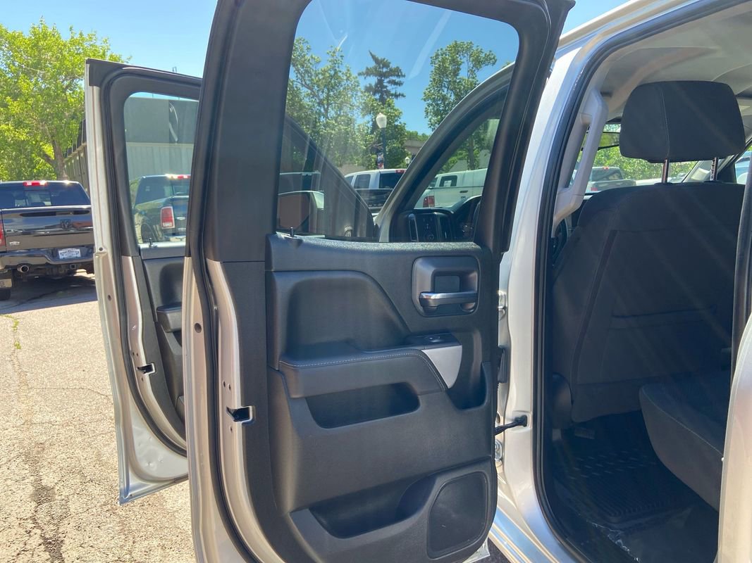 Used 2018 Chevrolet Silverado 1500 LT w/ All Star Edition AWD/4WD image 22