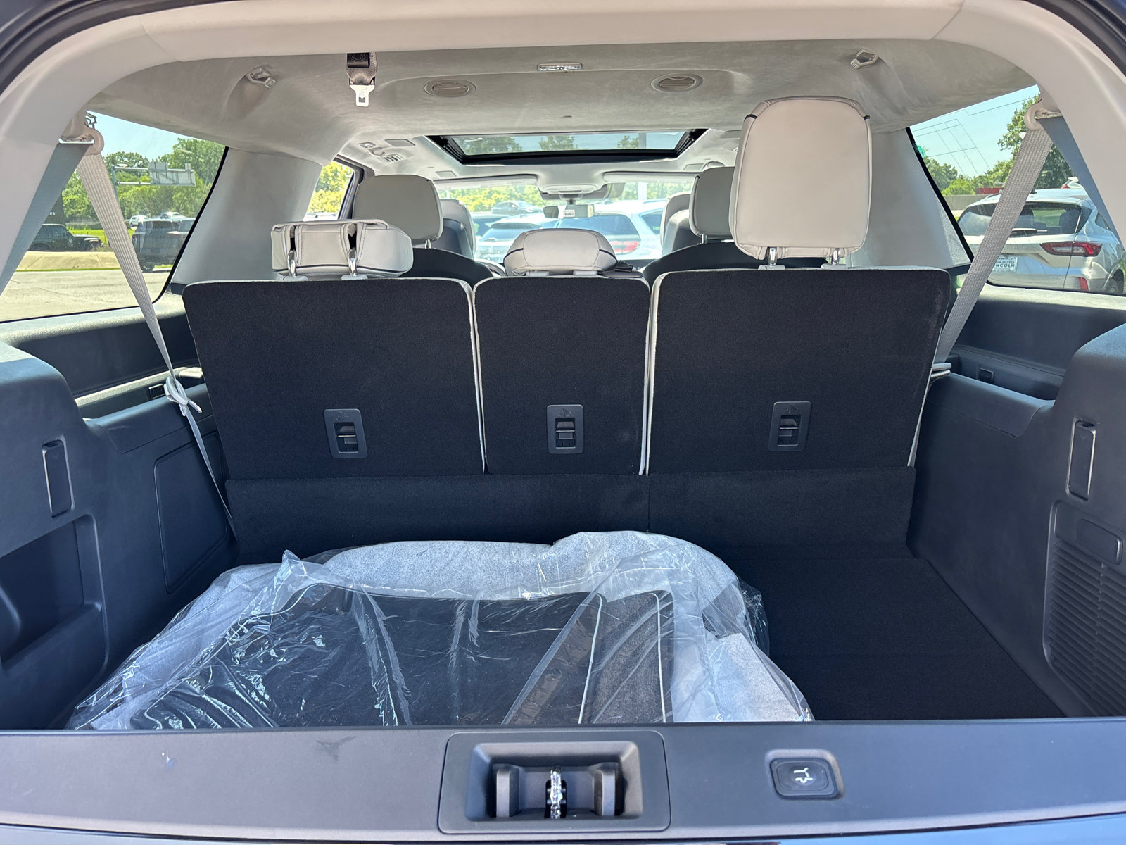 New 2026 Lincoln Navigator L Black Label AWD/4WD image 9