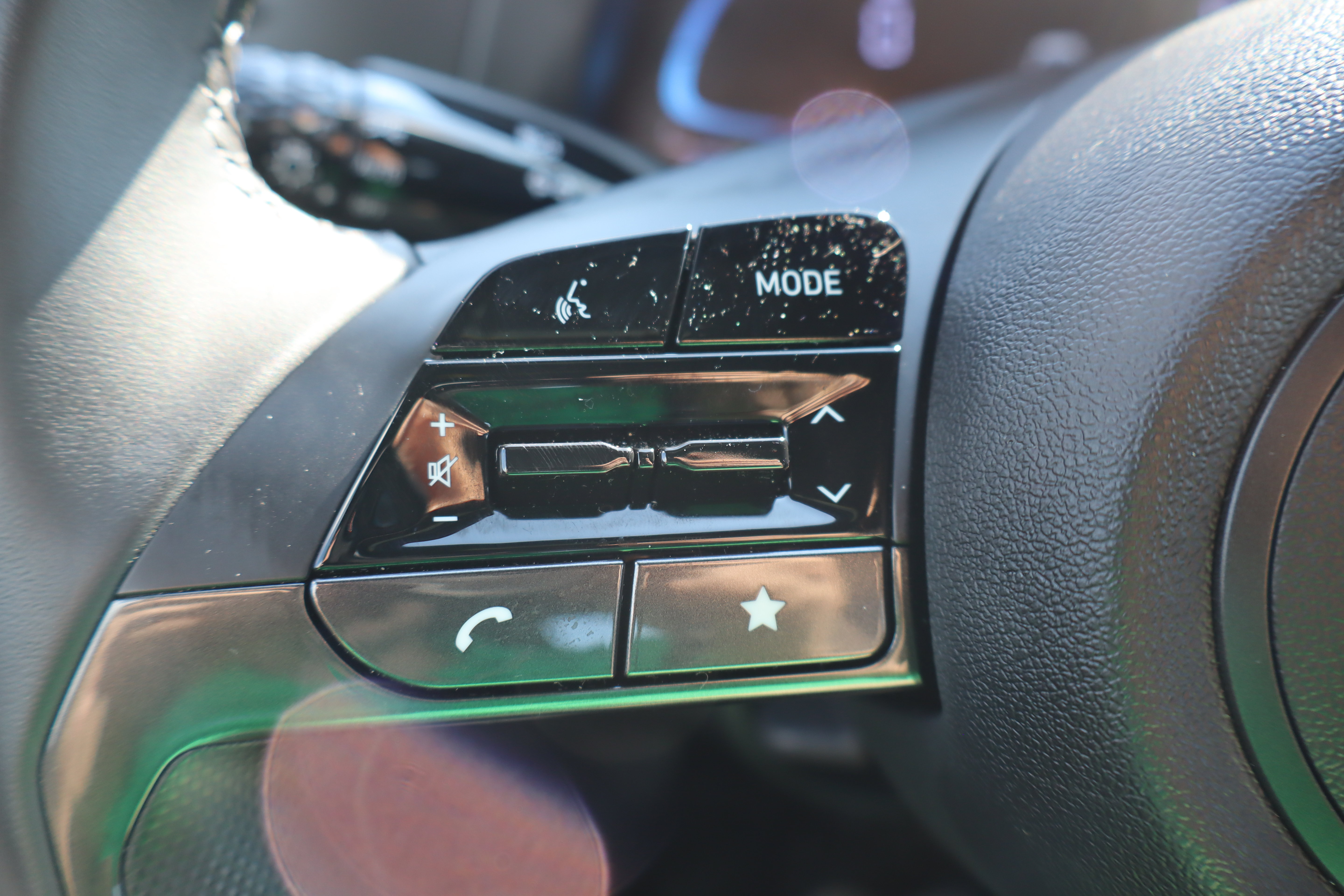 Used 2025 Hyundai Elantra Sport FWD image 15