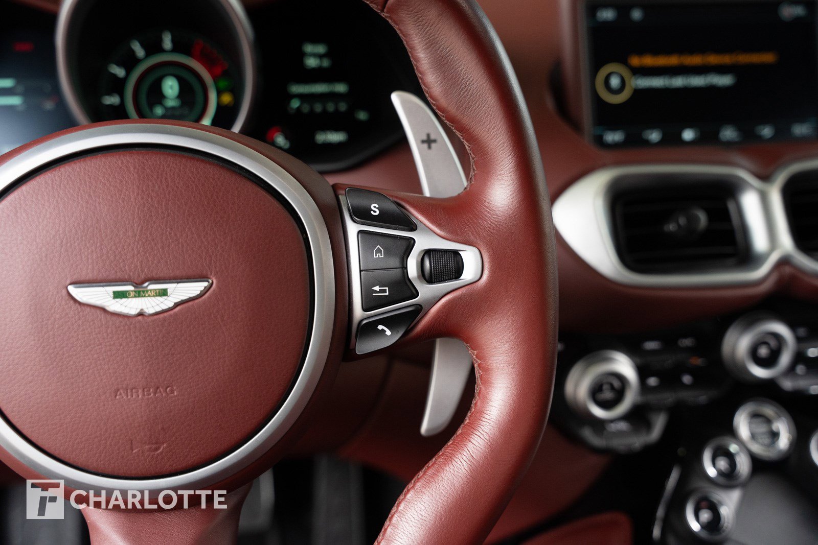 Used 2020 Aston Martin V8 Vantage Coupe image 22