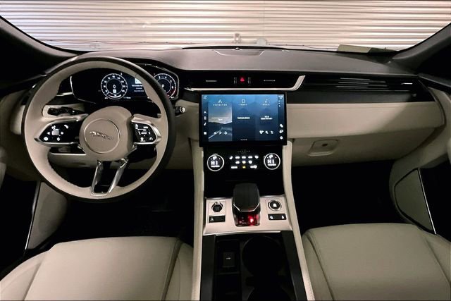 New 2026 Jaguar F-PACE R-Dynamic S image 6