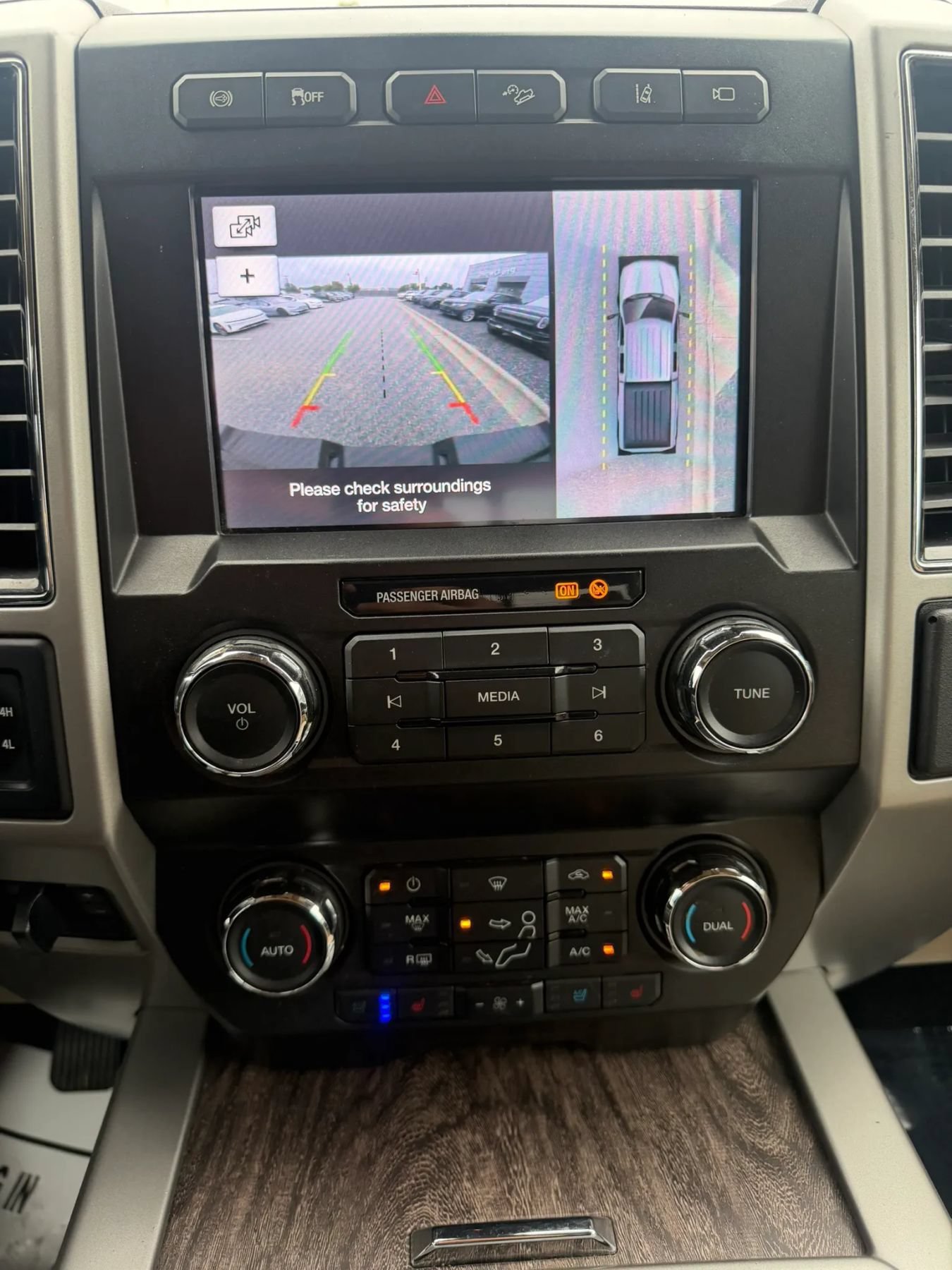 Used 2019 Ford F250 Lariat w/ Lariat Ultimate Package AWD/4WD image 15