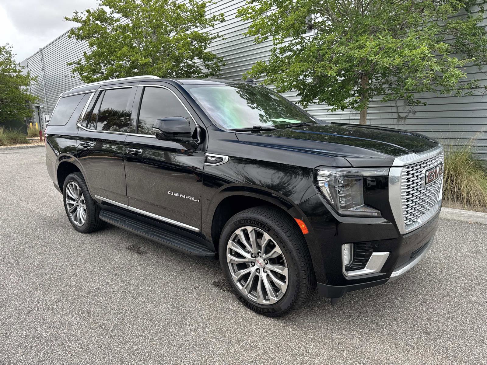 Used 2021 GMC Yukon Denali RWD image 4