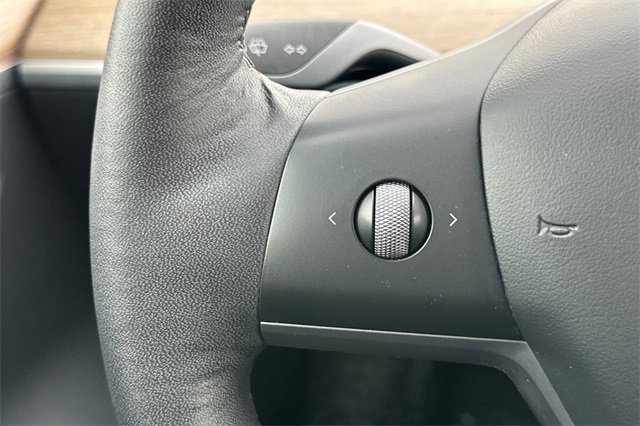 Used 2023 Tesla Model 3 Standard Range image 26