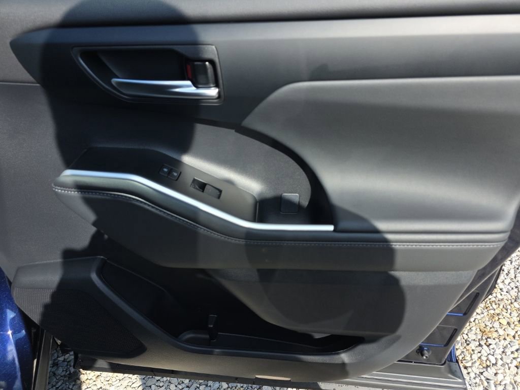 Certified 2026 Toyota Highlander XLE image 20