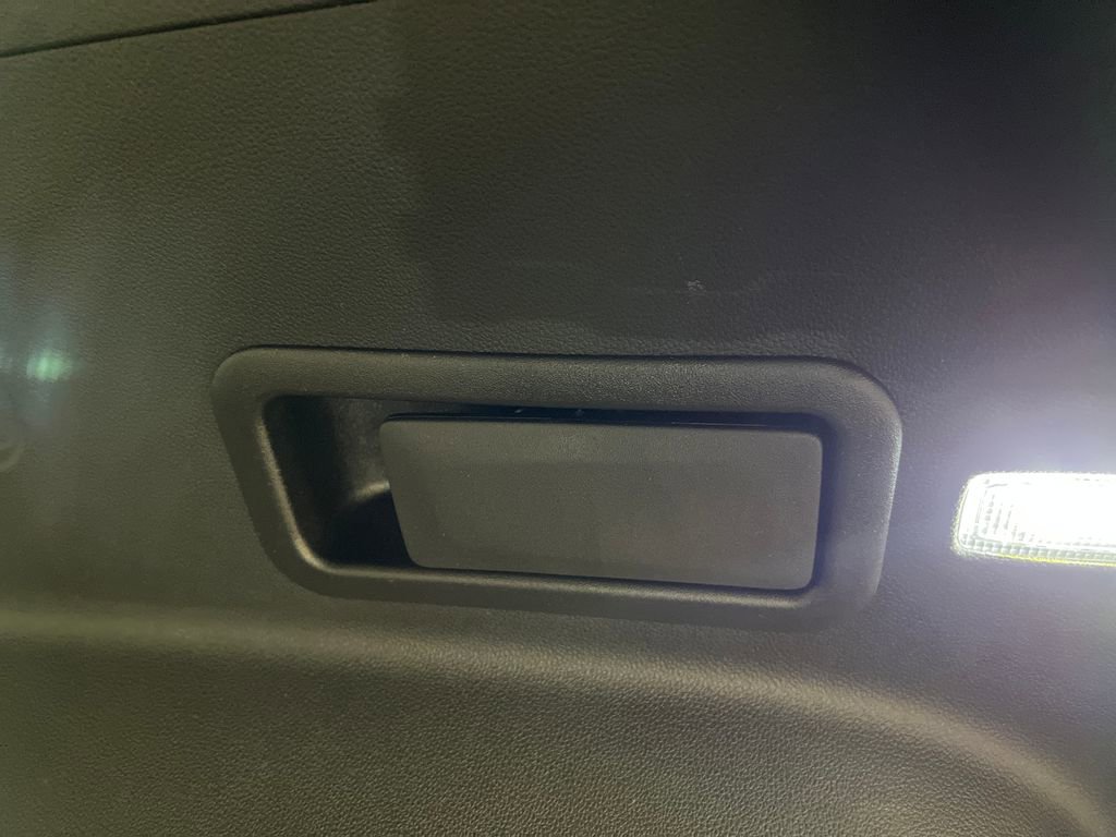 Used 2025 Chevrolet Blazer LT image 34