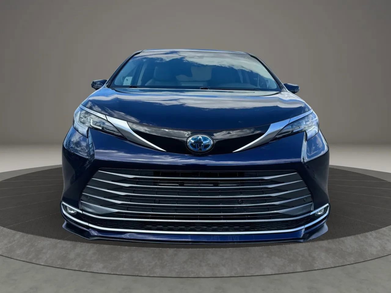 Used 2021 Toyota Sienna Limited FWD image 8
