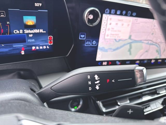 Certified 2025 Chevrolet Traverse LT w/ Driver Confidence Package image 16