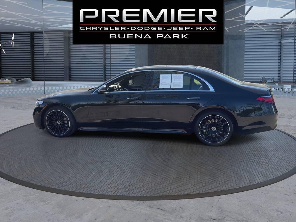 Used 2022 Mercedes-Benz S 580 4MATIC Sedan w/ AMG Line Package image 5
