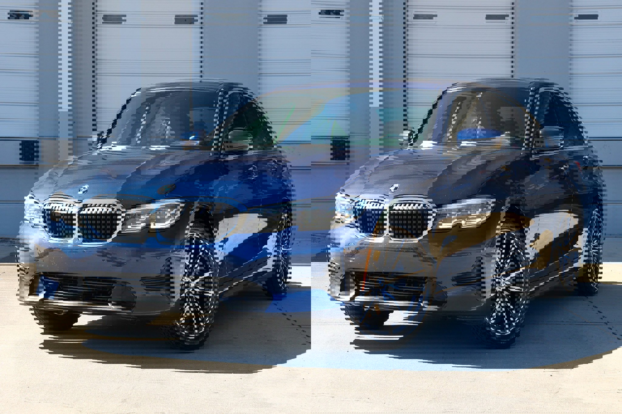 Used 2021 BMW 330i w/ Convenience Package image 1