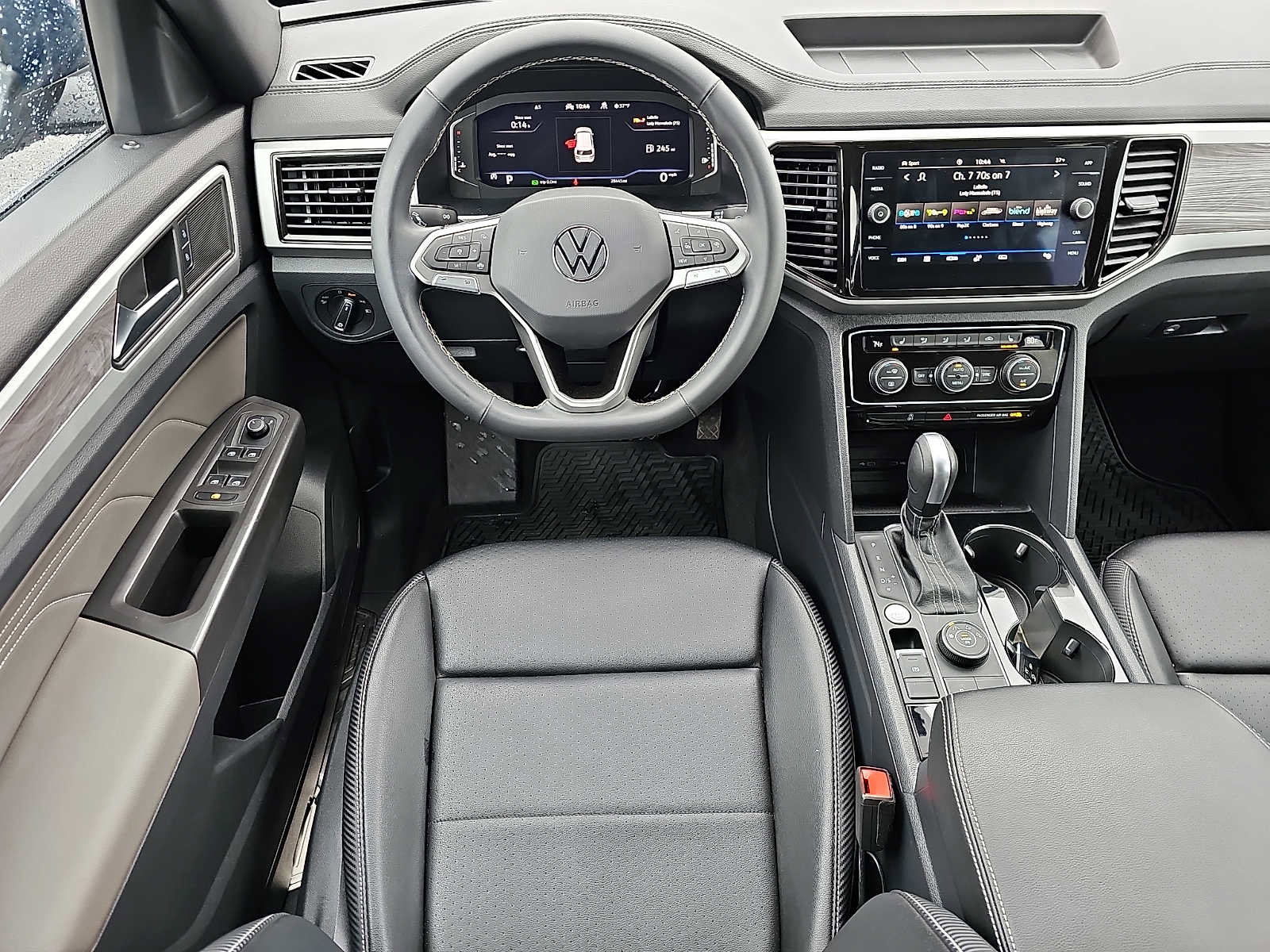 Used 2022 Volkswagen Atlas Cross Sport SE image 12