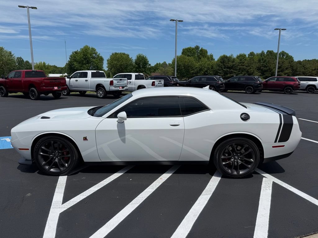 Used 2022 Dodge Challenger R/T Scat Pack w/ Driver Convenience Group RWD image 5