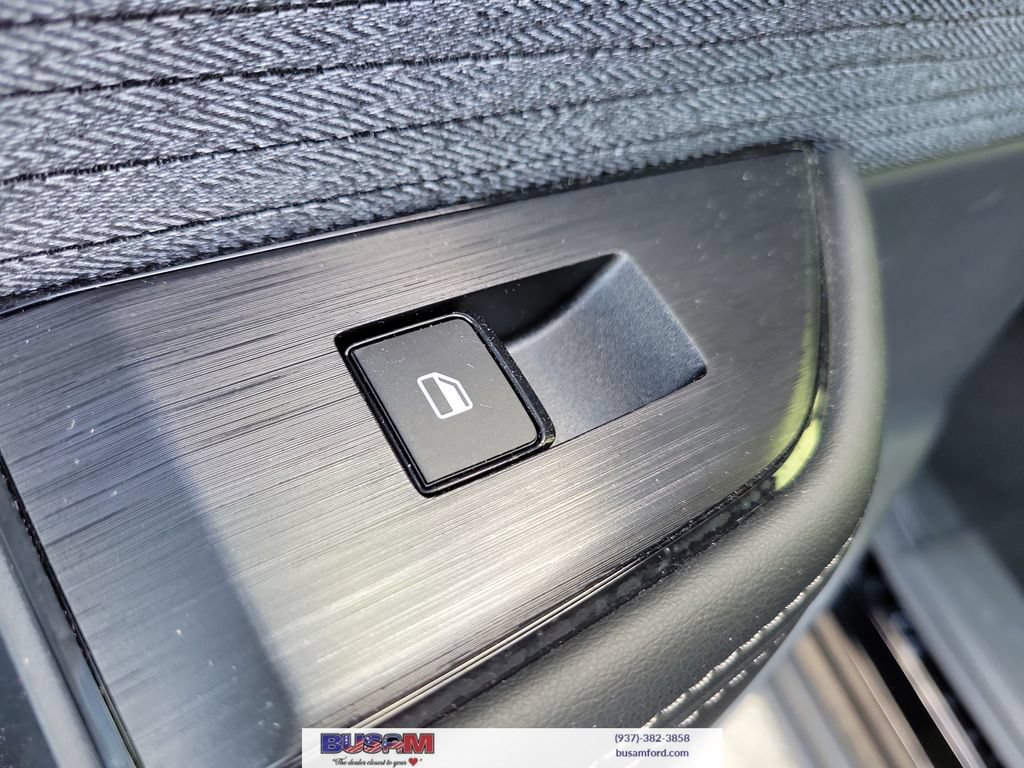 Used 2023 Nissan Rogue SV AWD/4WD image 15