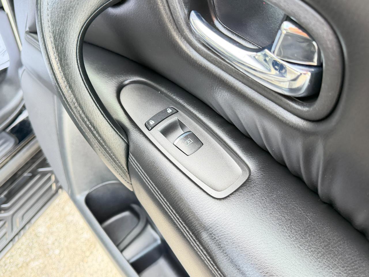 Used 2021 Nissan Armada SL w/ Captain's Chairs Package image 53