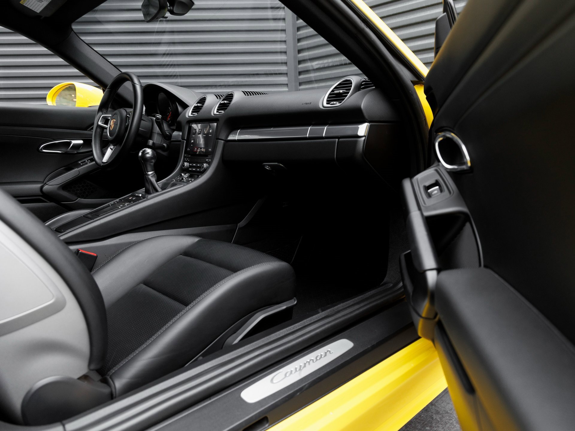 Used 2017 Porsche 718 Cayman image 34