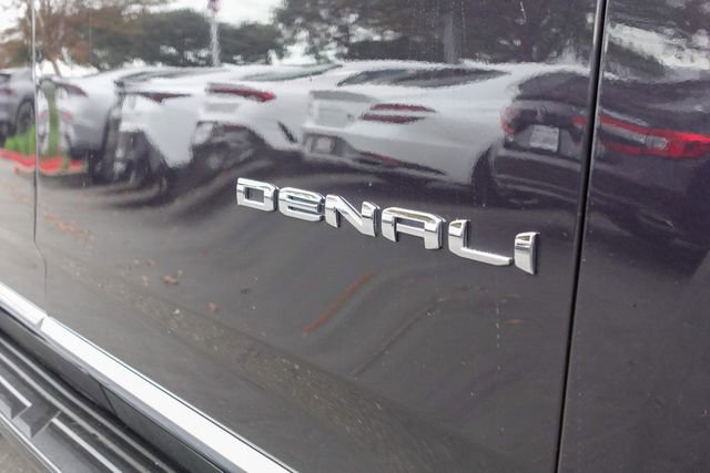 Used 2024 GMC Yukon XL Denali image 7