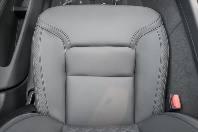New 2026 Volvo XC60 B5 Plus w/ Protection Package Premier AWD/4WD image 31