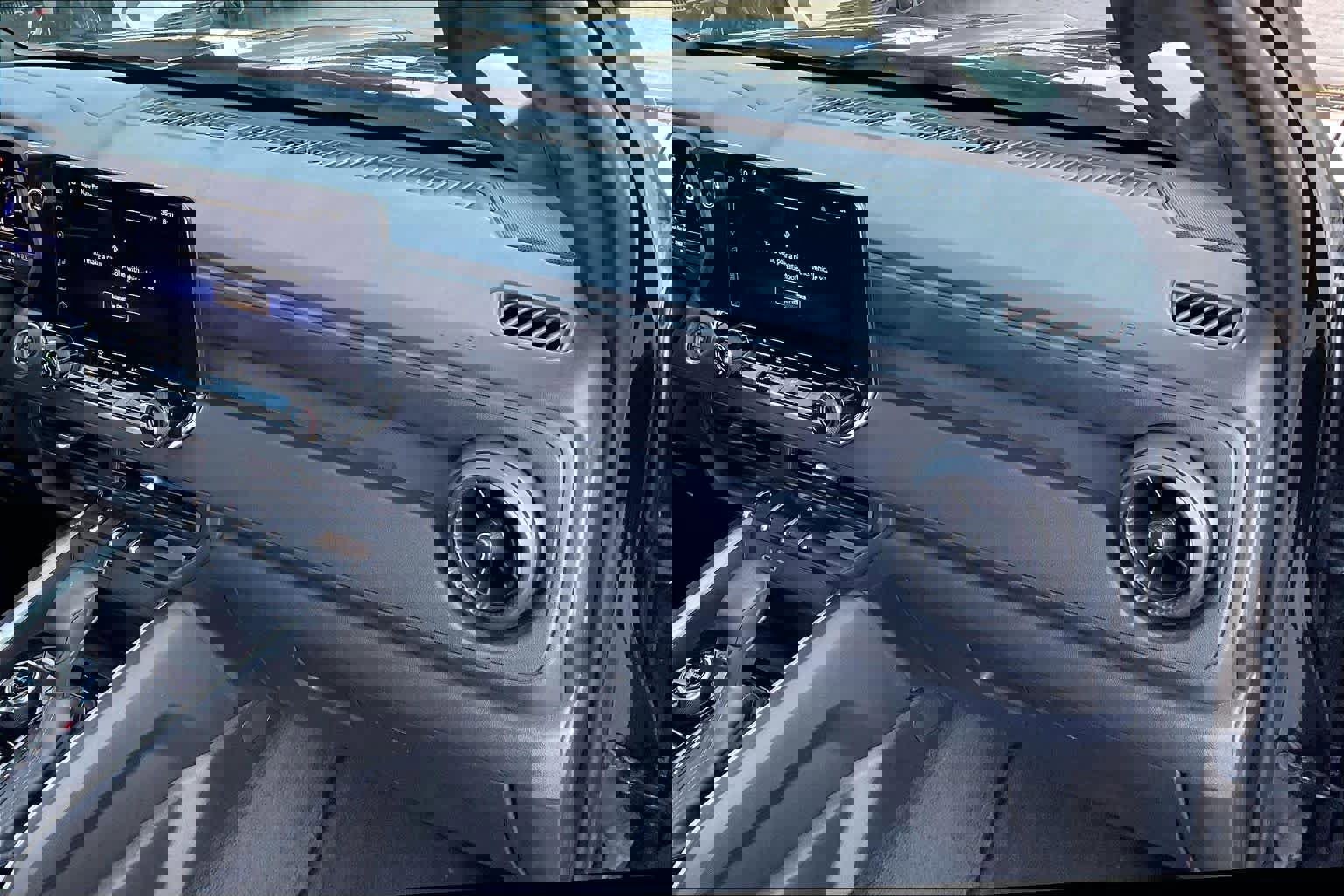 Used 2023 Chevrolet Colorado Trail Boss w/ Technology Package image 18