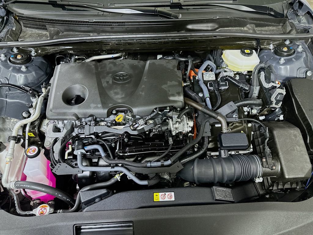Used 2025 Toyota Camry SE image 9
