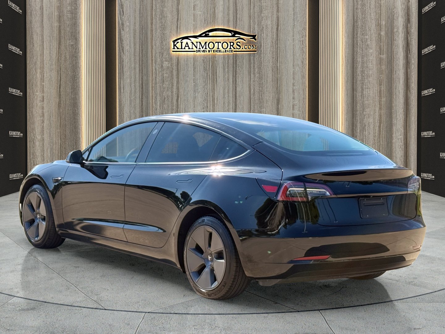 Used 2023 Tesla Model 3 Standard Range RWD image 5