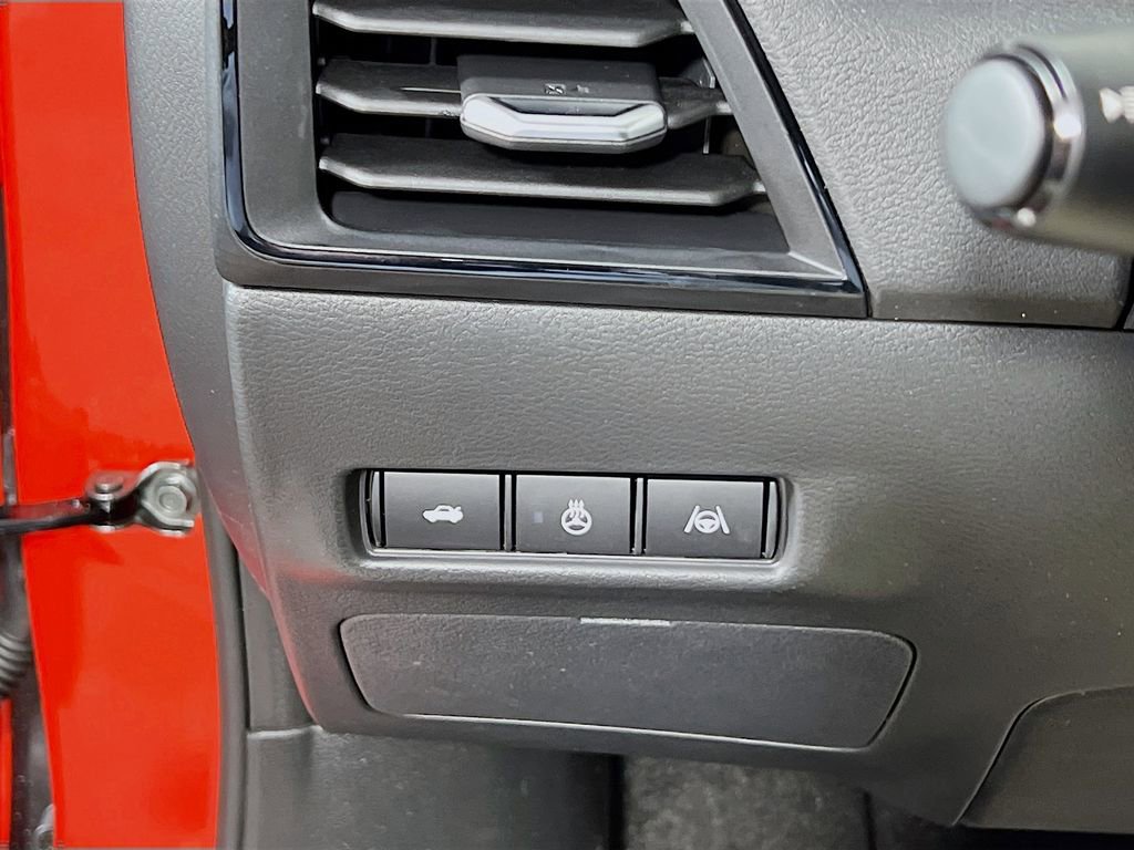 New 2026 Nissan Sentra SR FWD image 9