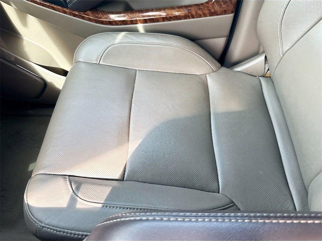 Used 2020 Chevrolet Suburban Premier image 22