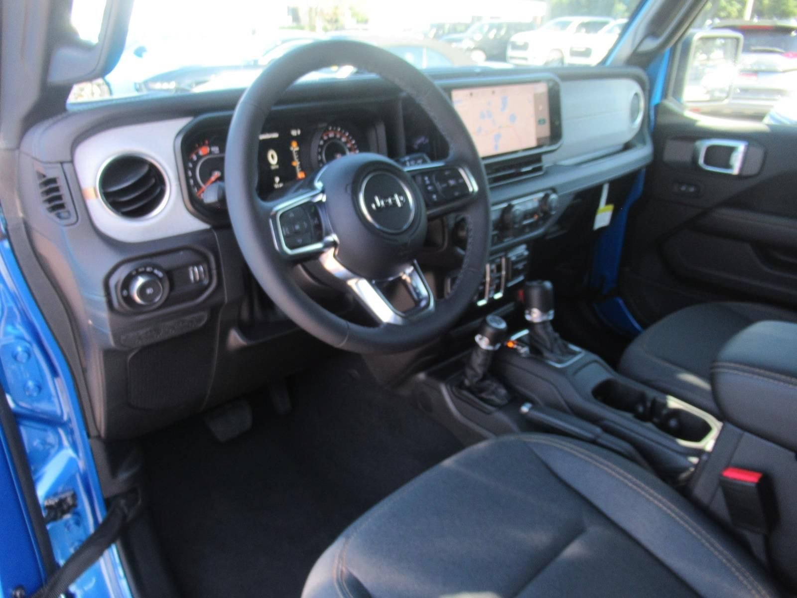 New 2026 Jeep Wrangler Unlimited Sahara w/ Technology Group AWD/4WD image 18