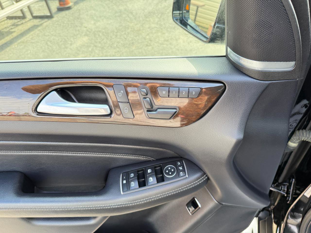 Used 2015 Mercedes-Benz ML 350 4MATIC w/ Premium 1 Package image 17