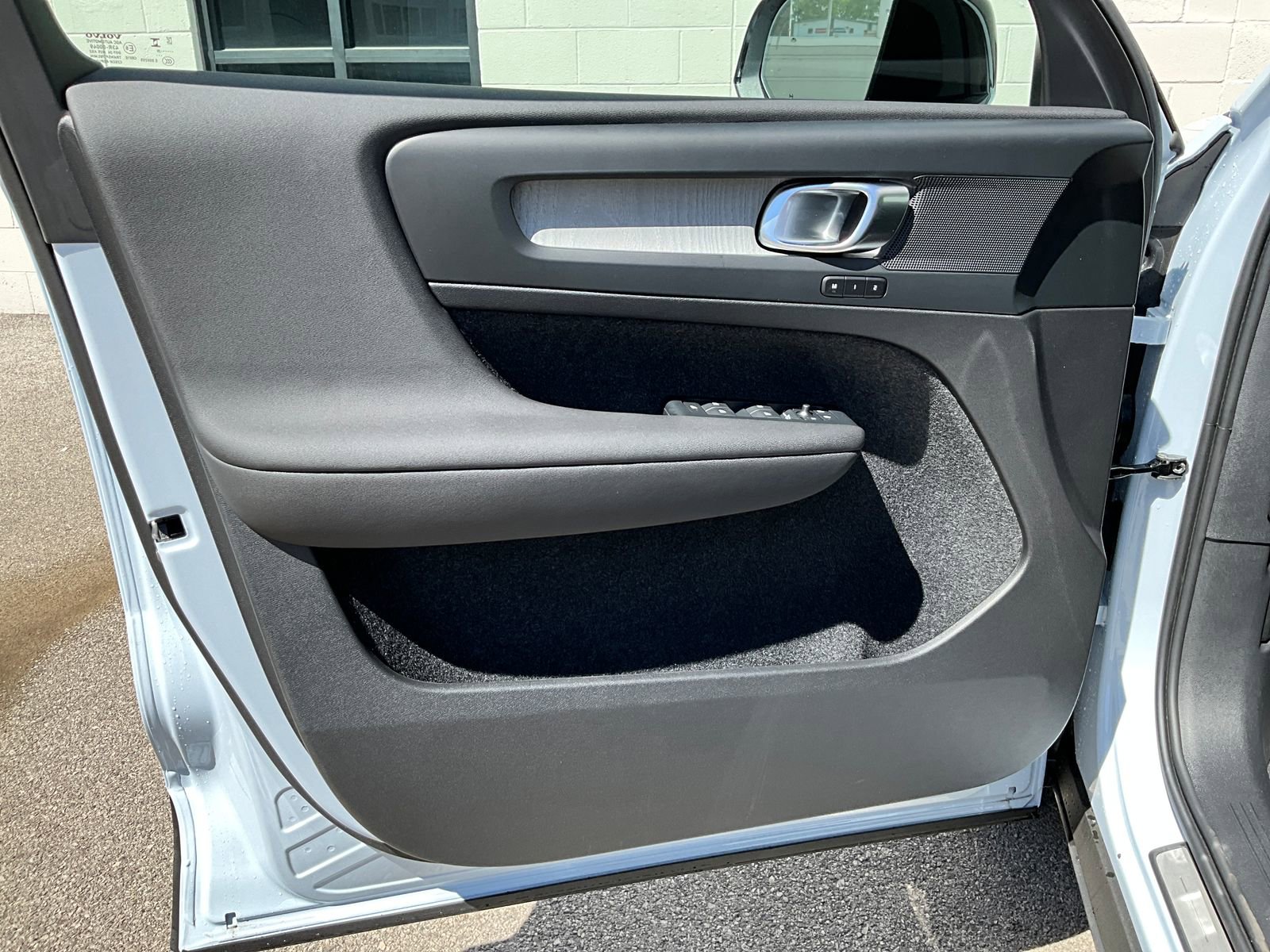 New 2026 Volvo XC40 B5 Plus w/ Climate Package AWD/4WD image 10