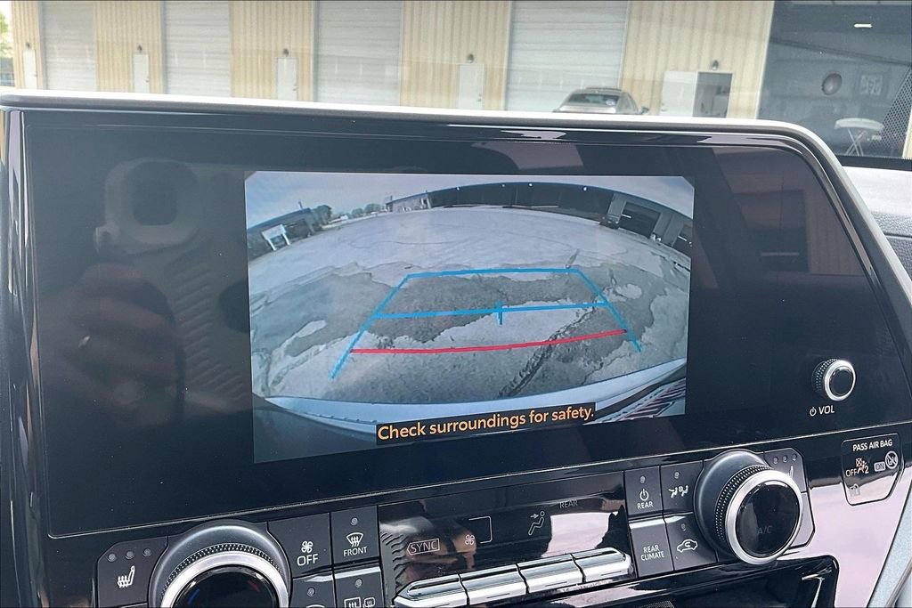 Used 2023 Toyota Highlander XLE image 14