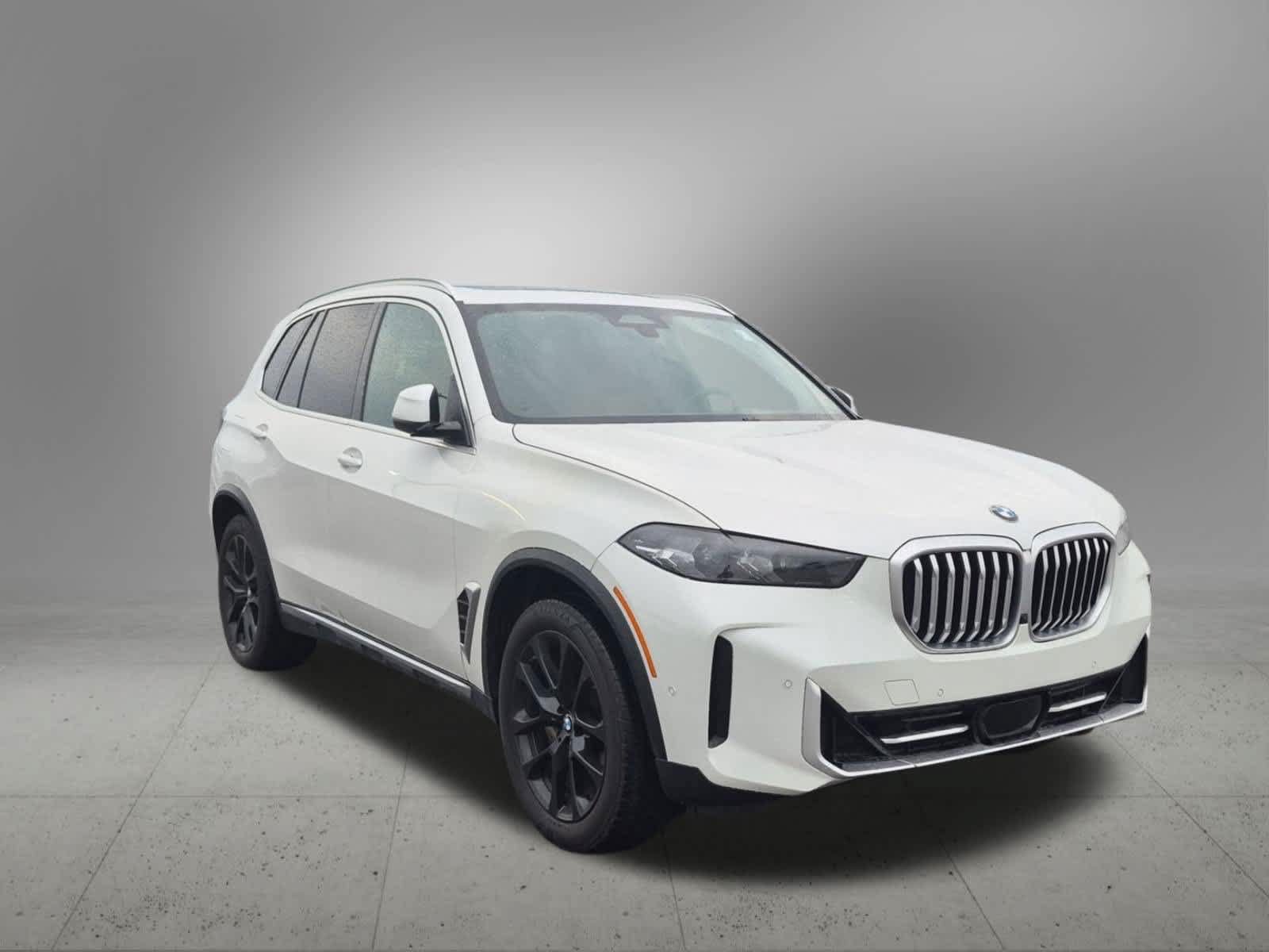 Used 2024 BMW X5 xDrive40i w/ Parking Assistance Package AWD/4WD image 8
