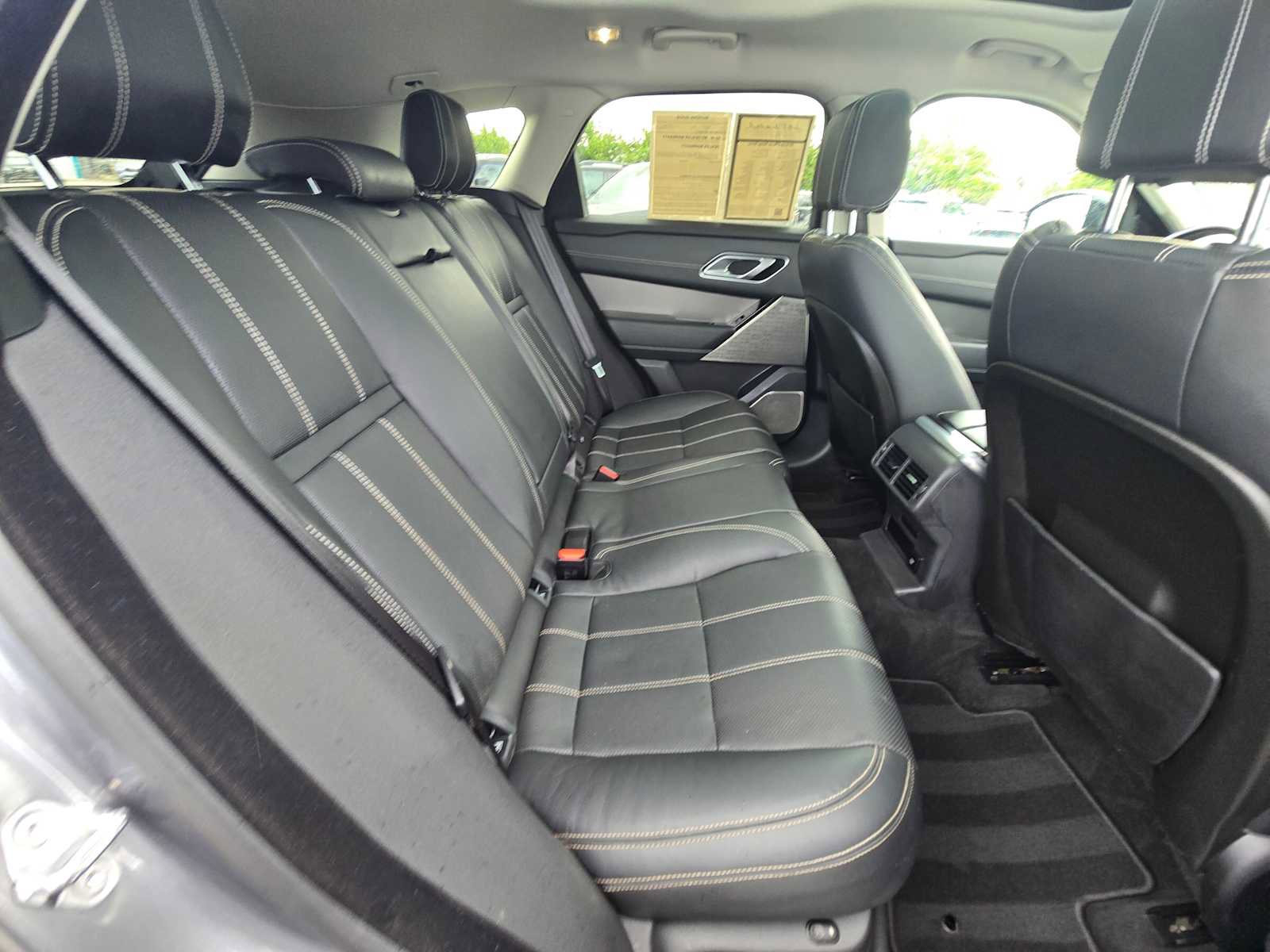 Used 2018 Land Rover Range Rover Velar R-Dynamic SE image 14