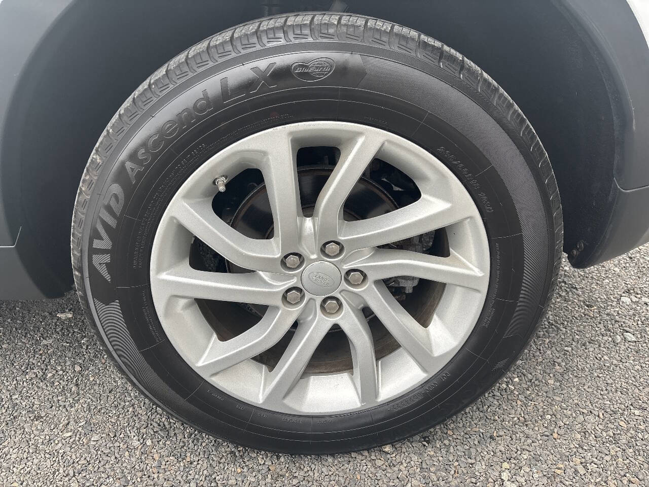 Used 2017 Land Rover Discovery Sport HSE image 36