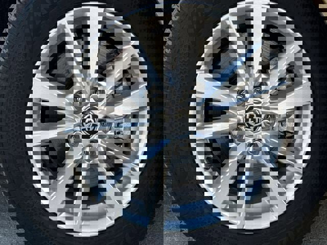 Used 2025 Toyota Camry LE image 10