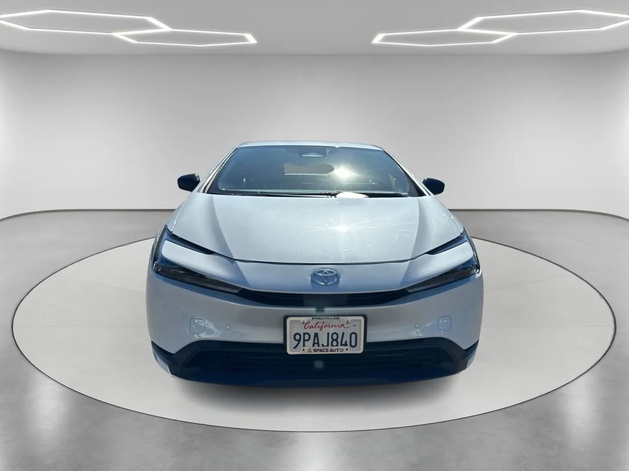 Used 2024 Toyota Prius LE image 2