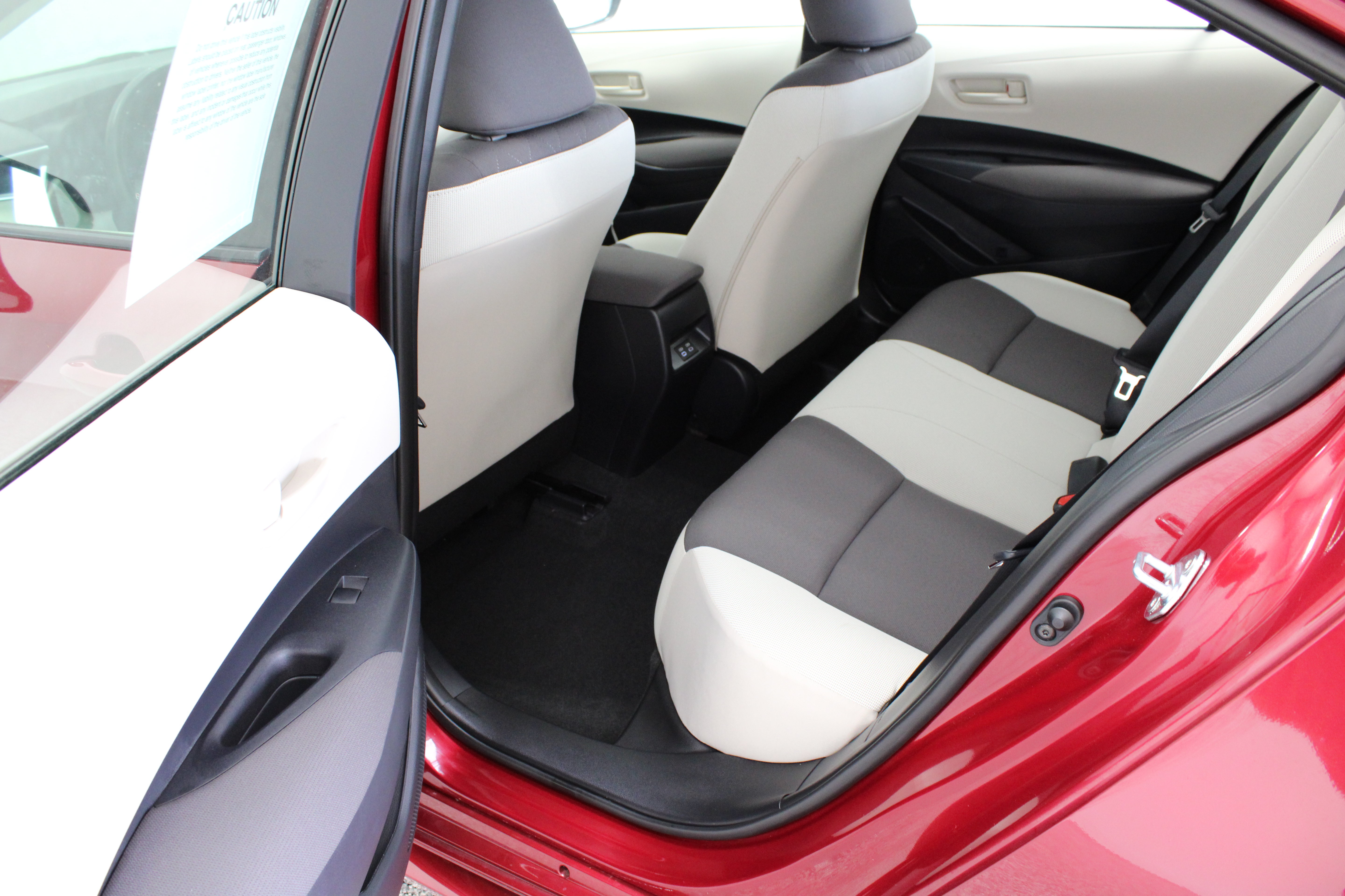 Certified 2025 Toyota Corolla LE FWD image 24