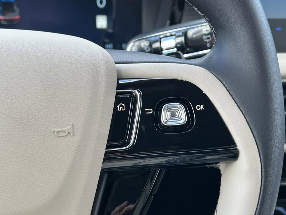 New 2026 Lincoln Corsair Premiere image 19