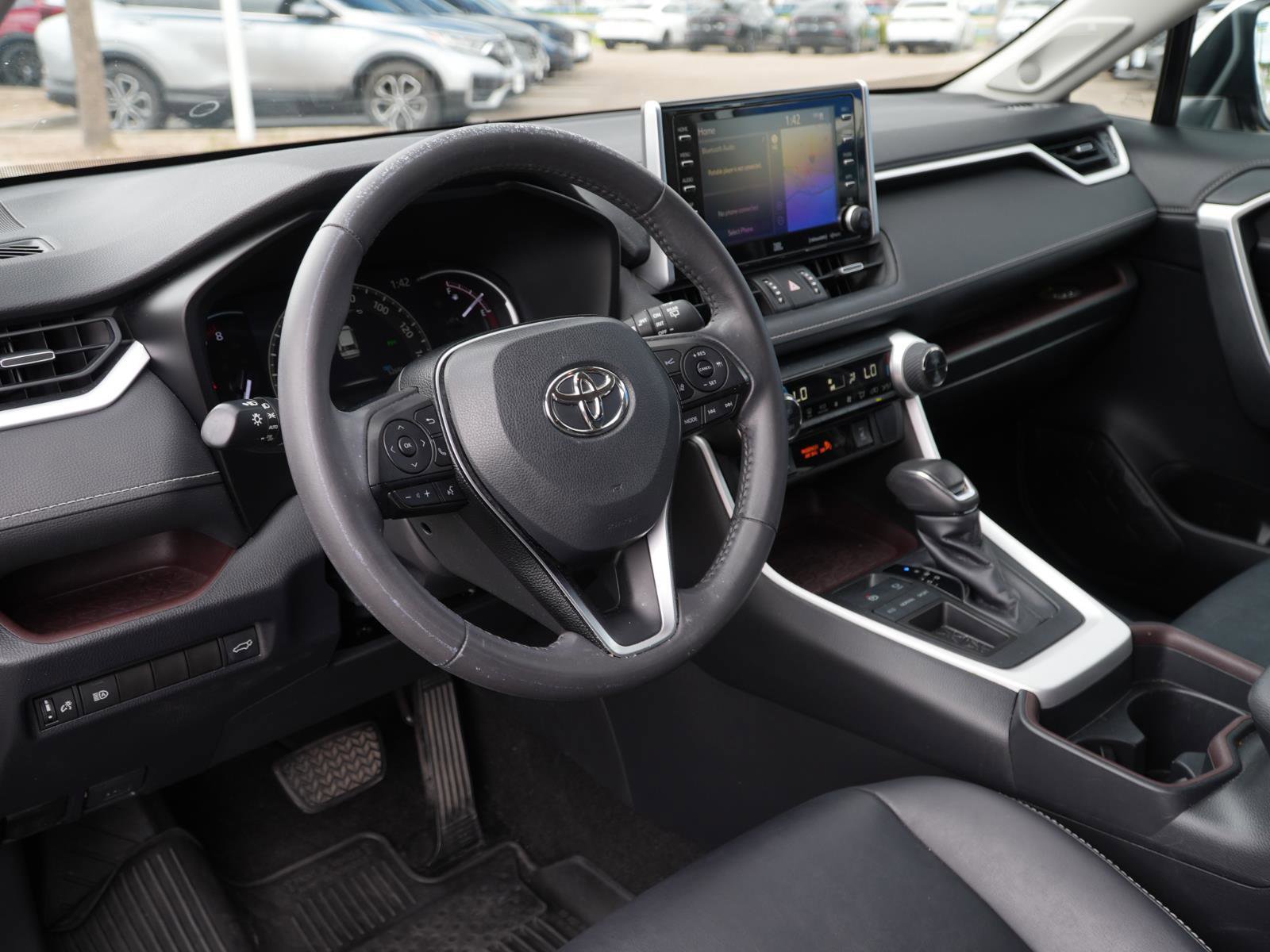 Used 2020 Toyota RAV4 Limited FWD image 14