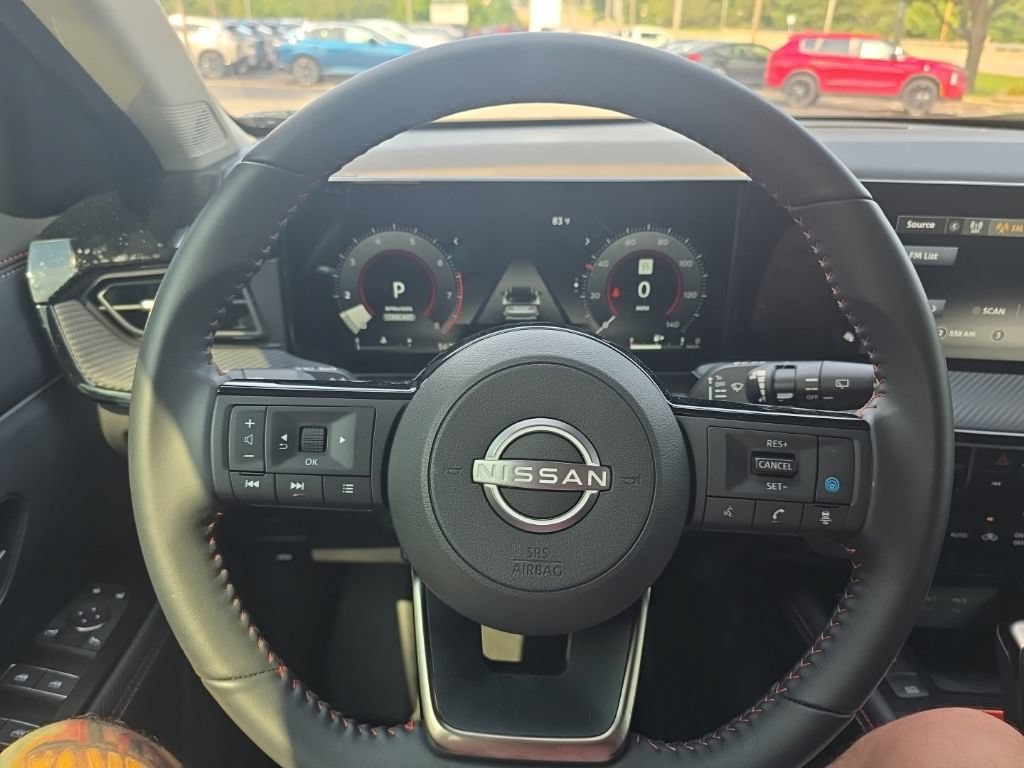 Certified 2025 Nissan Kicks SR FWD image 18
