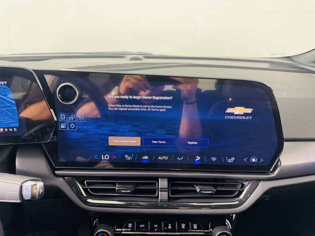 Used 2024 Chevrolet Equinox EV RS image 13