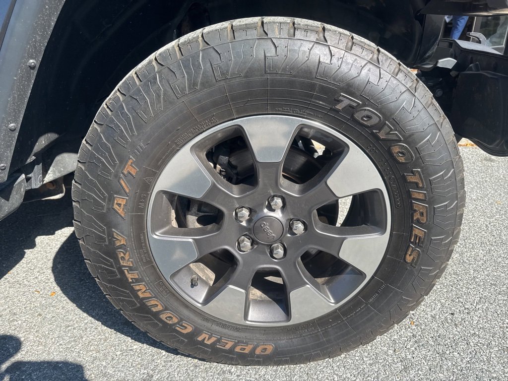 Used 2018 Jeep Wrangler Unlimited Sahara image 14