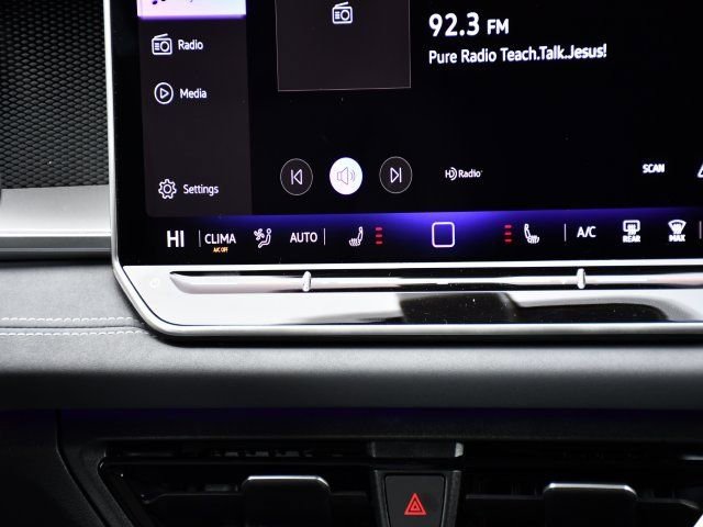 New 2026 Volkswagen Tiguan SE FWD image 26