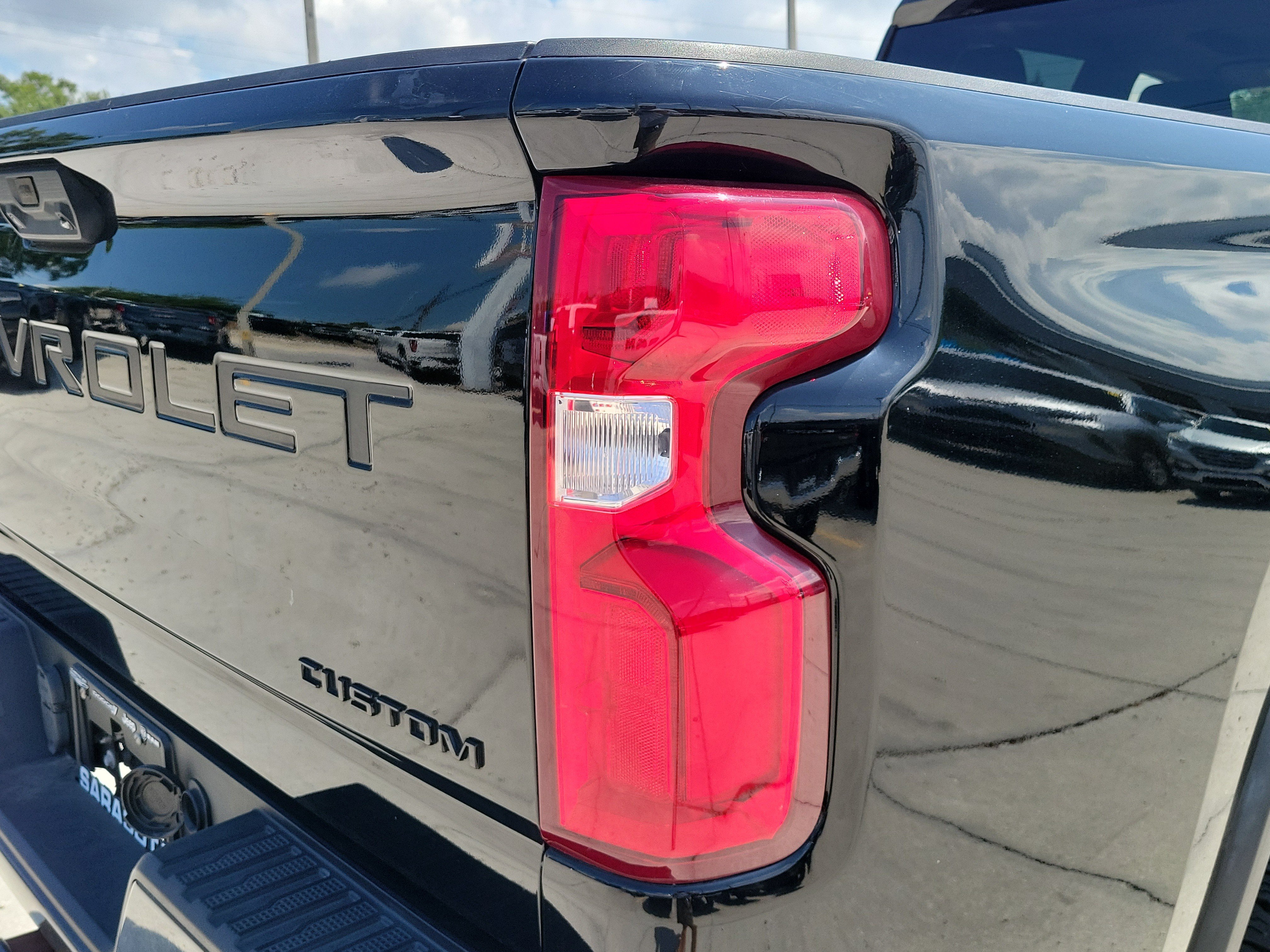 Used 2021 Chevrolet Silverado 2500 Custom w/ Custom Value Package AWD/4WD image 11