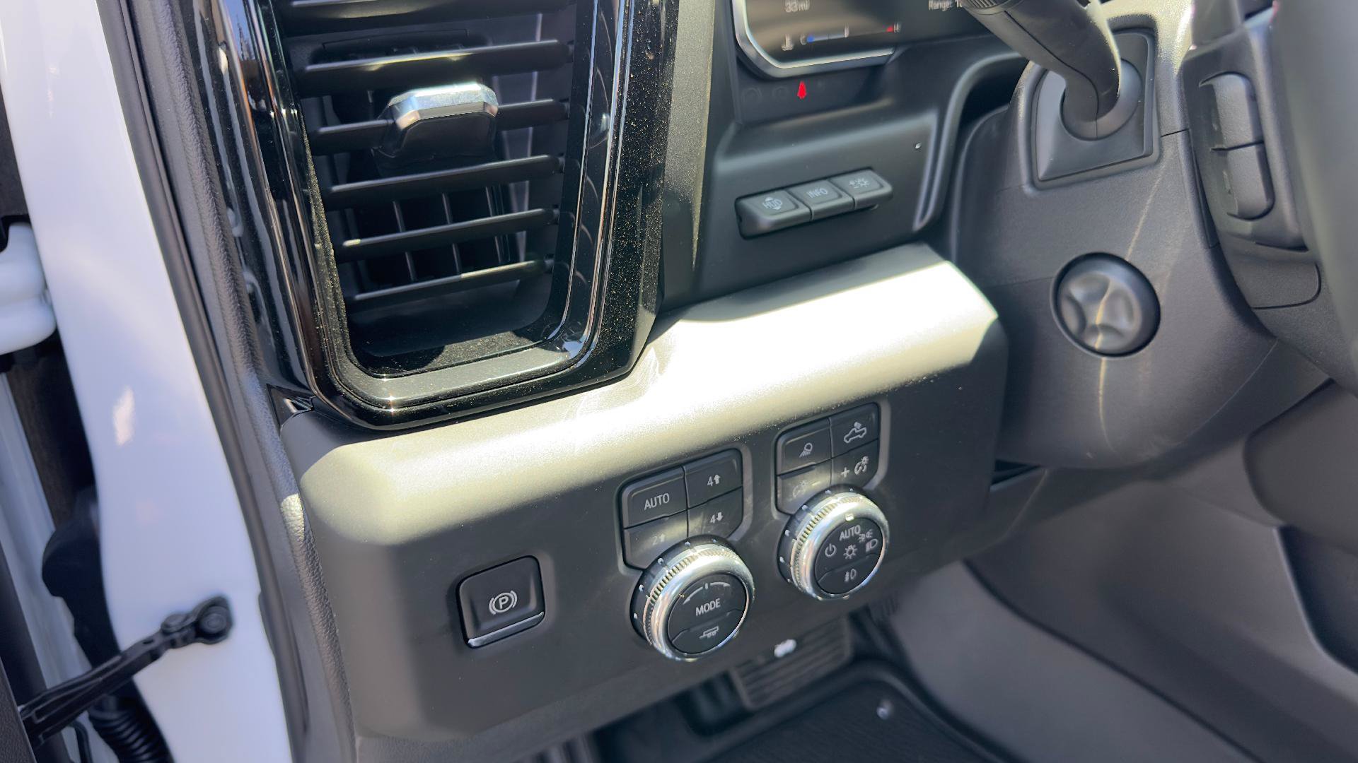 New 2026 GMC Sierra 1500 AT4X AWD/4WD image 17