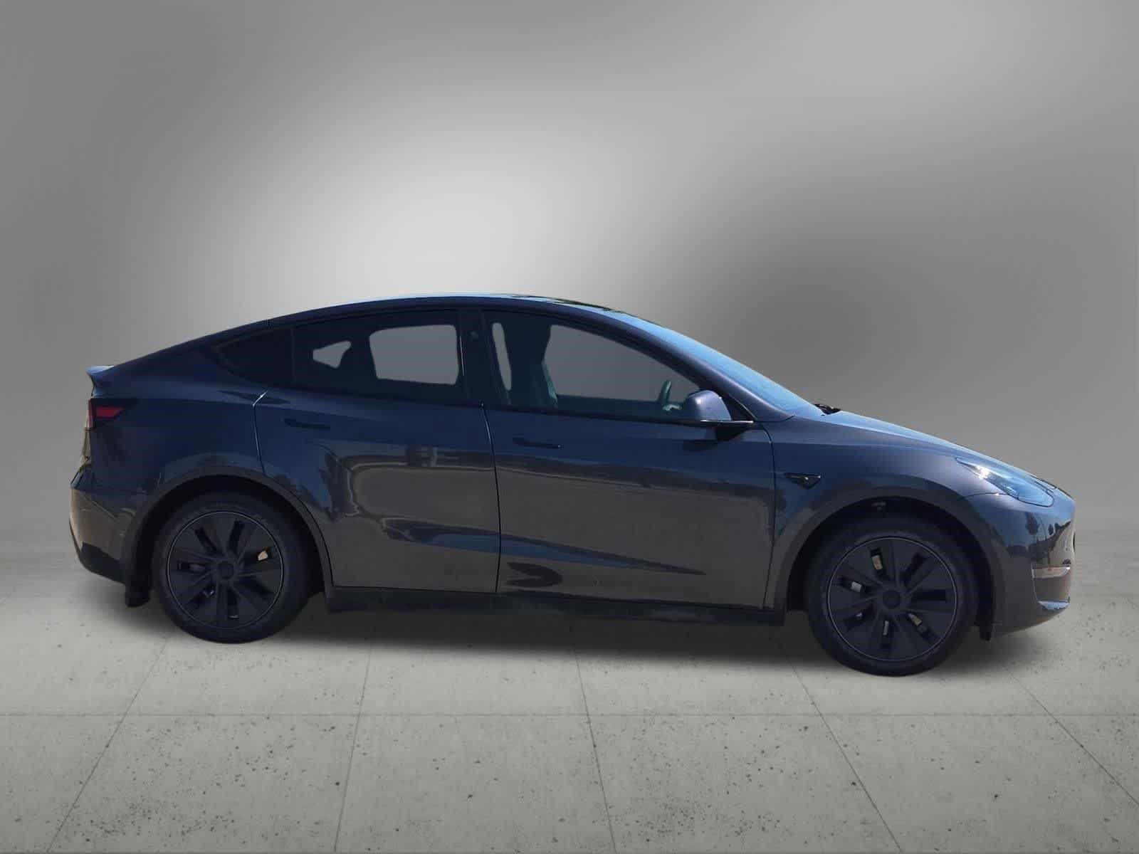 Used 2024 Tesla Model Y 2WD image 7