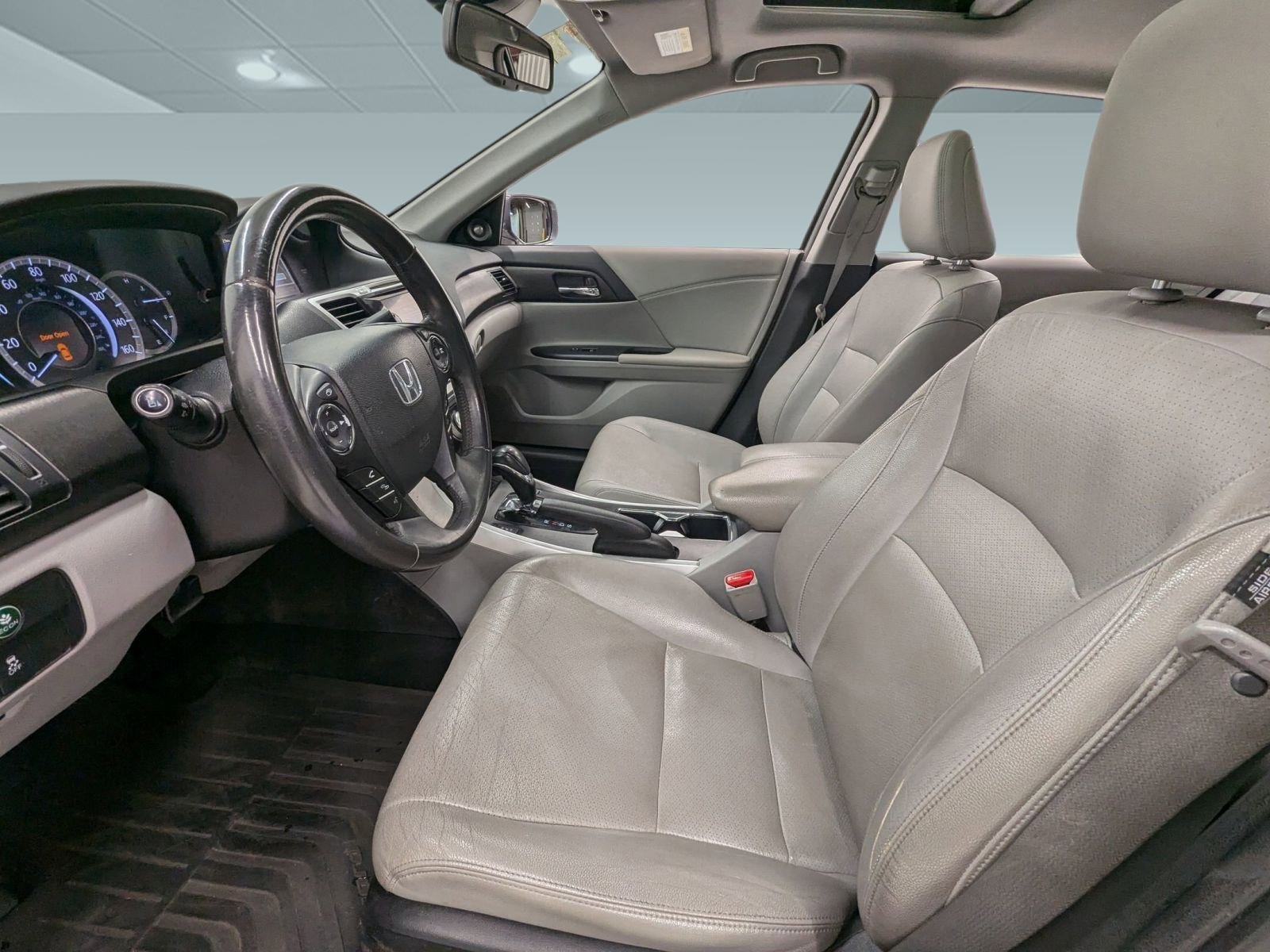 Used 2014 Honda Accord Touring image 4