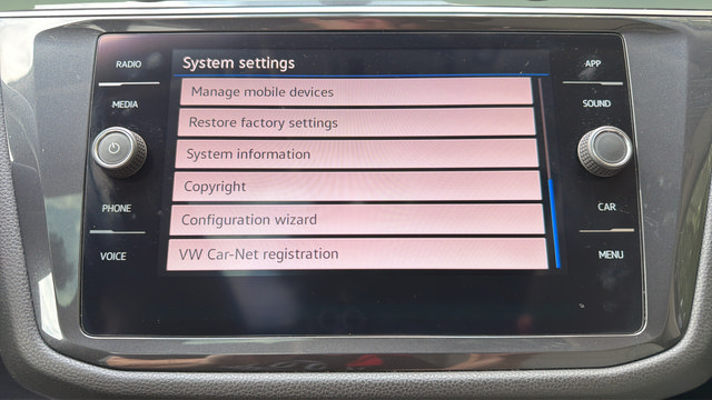 Used 2021 Volkswagen Tiguan SE w/ Panoramic Sunroof Package AWD/4WD image 30