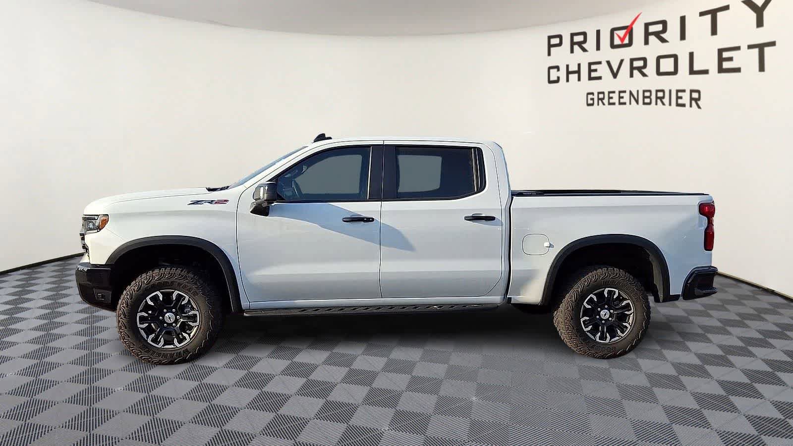 Used 2025 Chevrolet Silverado 1500 ZR2 w/ Technology Package image 5